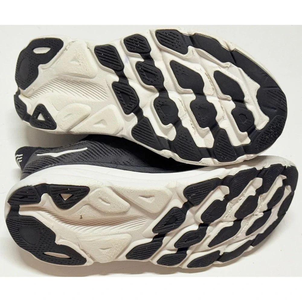 Hoka Clifton 9 Womens Running Shoes Black White 1127896 BWHT‎ Size 9B